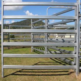 Cattle fence panel